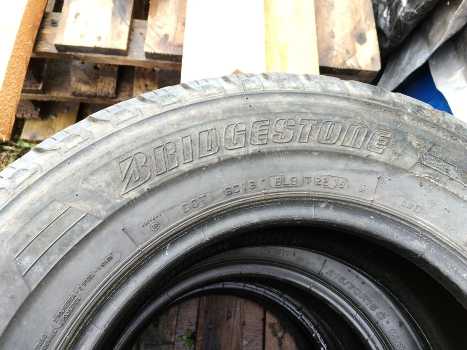 Opony 2szt Bridgestone 215/70R15C