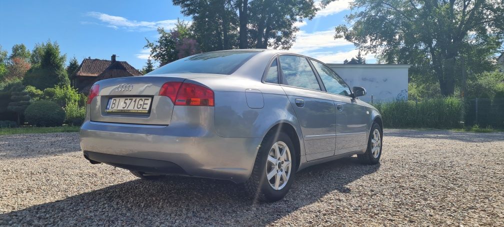 Audi A4 B7  1.6 MPi Benzyna Nowy Rozrząd Mały przebieg