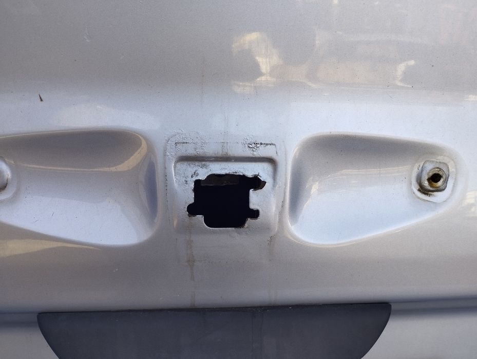 Кришка багажника Renault Trafic 2 Vivaro двери ляда Трафик Виваро