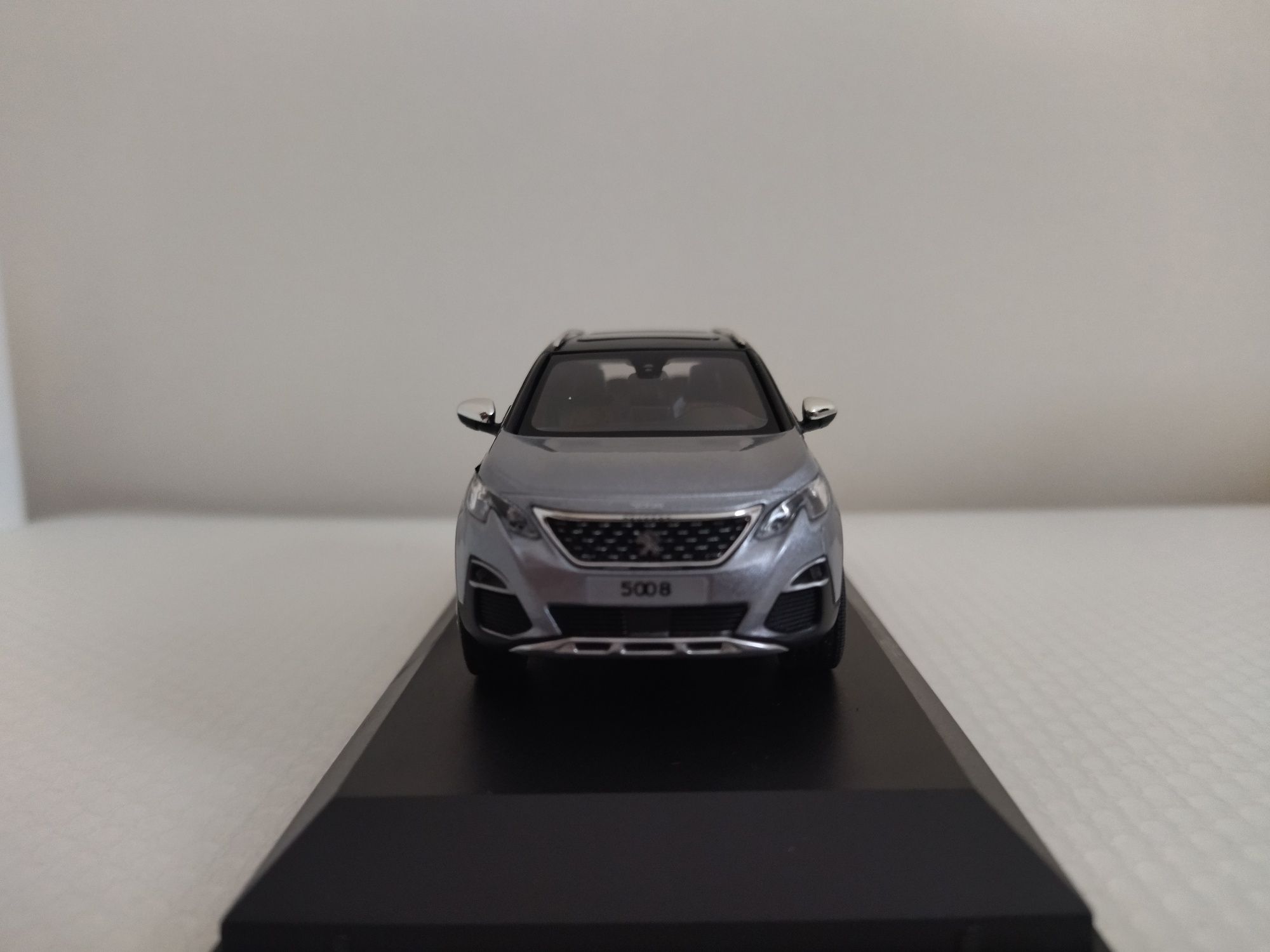 Miniatura Peugeot 5008 GT 1/43 Nova
