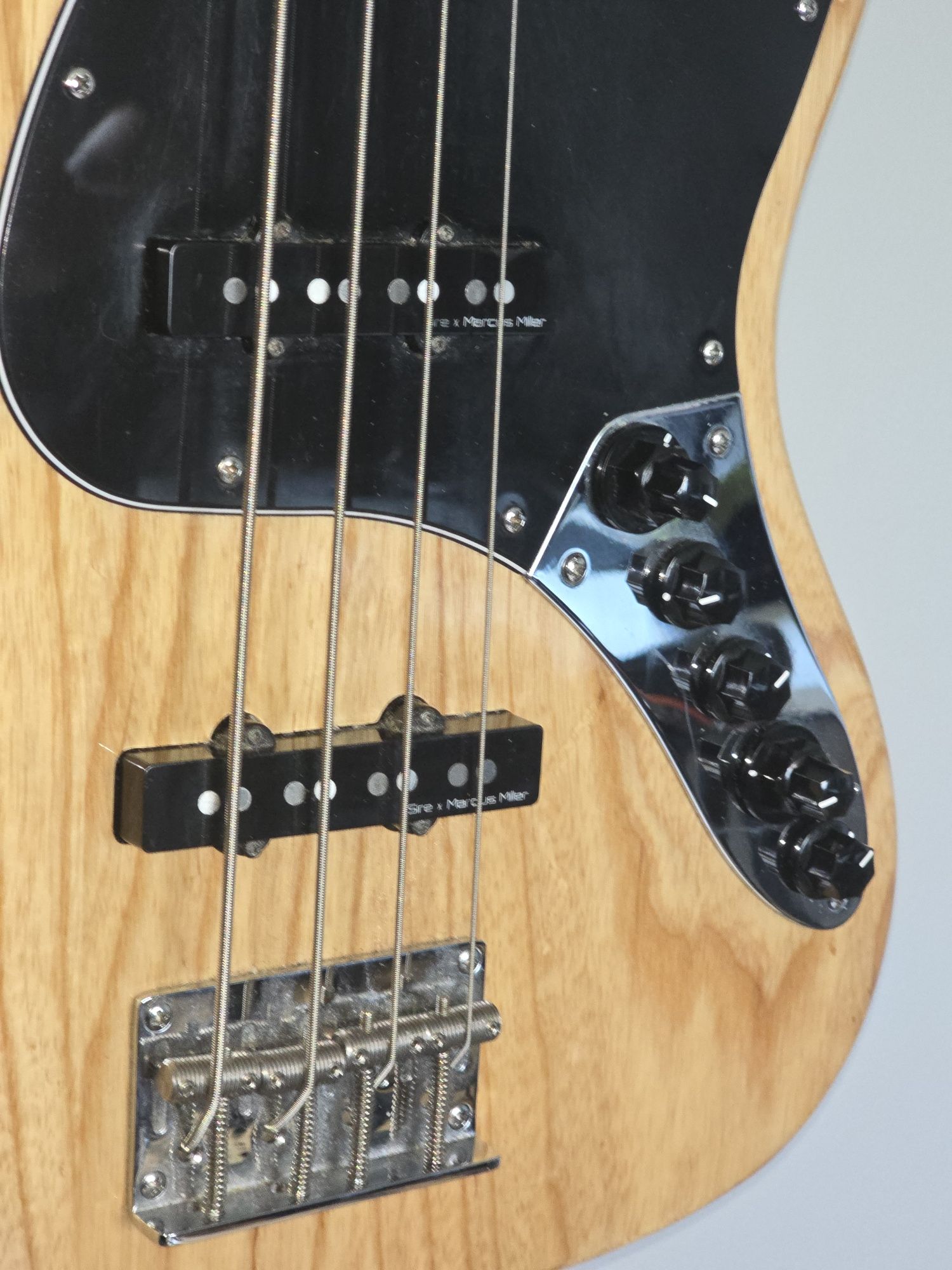 Sire bass Vintage V7 II gen by Marcus Miller - gitara basowa
