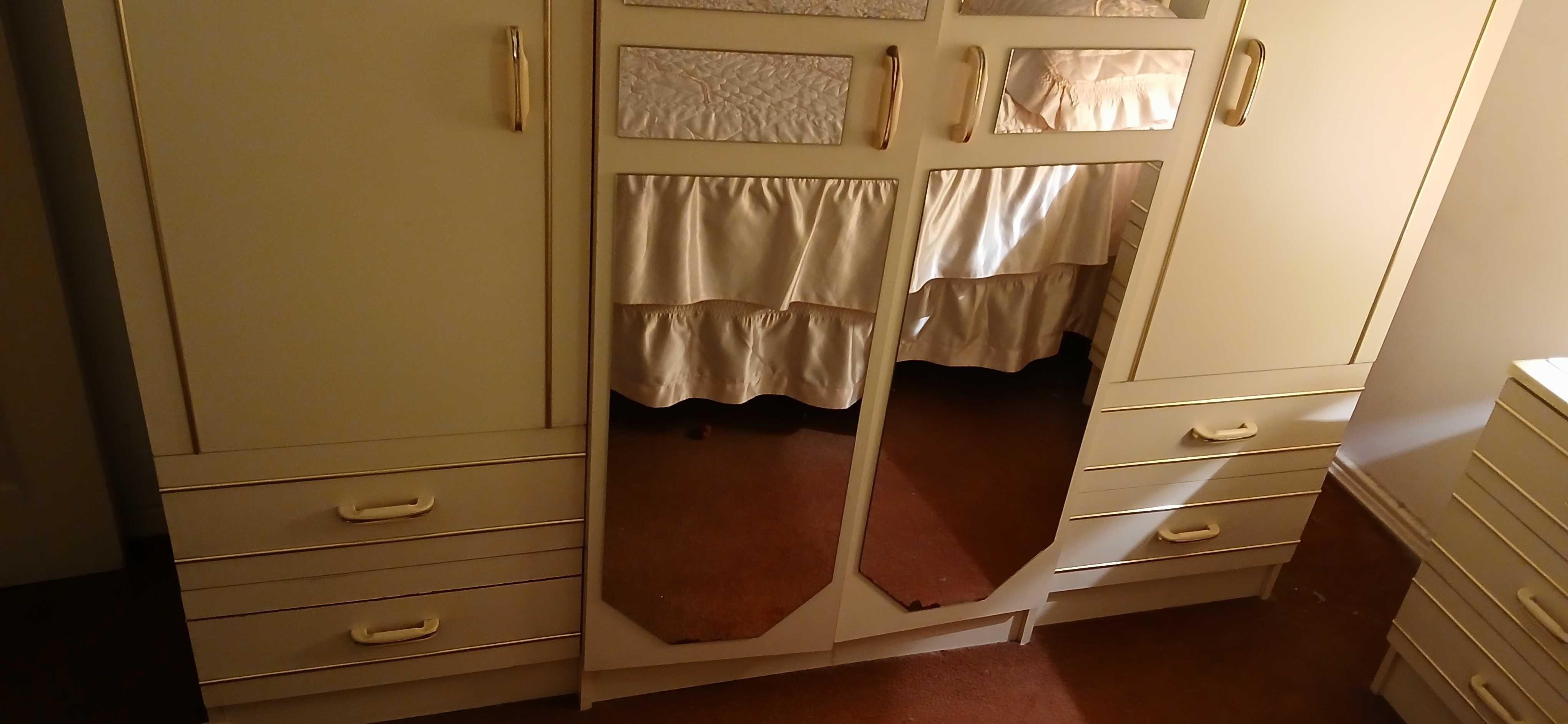 Mobilia de quarto casal , completa