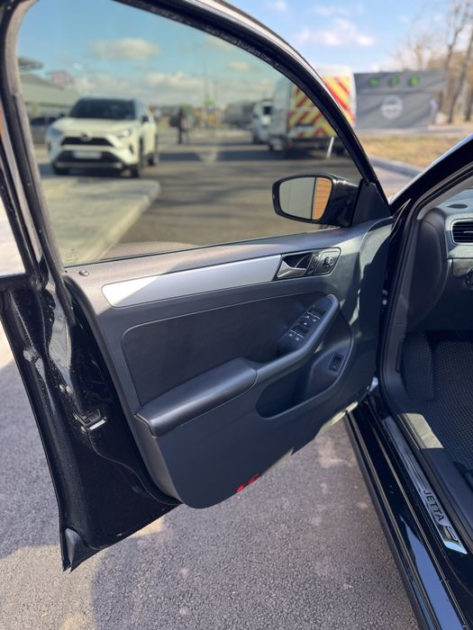 Volkswagen Jetta SE 1.8 2014