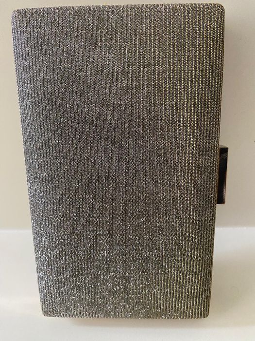 Sandálias e mala de cerimónia prateada/dourada