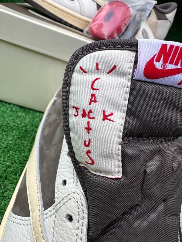 Jordan 1 Retro Low OG SP Travis Scott Reverse Mocha Rozmiar 42