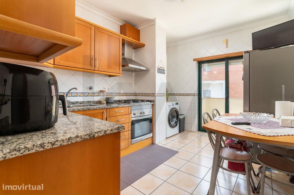 Apartamento T0 Duplex com 2 Quartos nas Águas Furtadas e Varanda