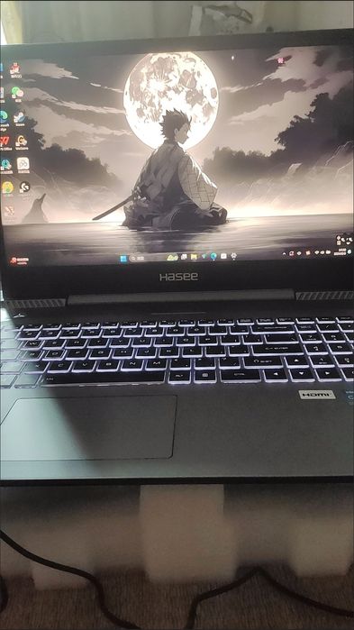 Laptop do gier HASEE RTX 3060/32 GB