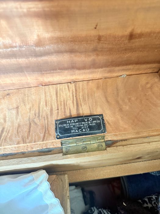 Baú de cânfora antigo