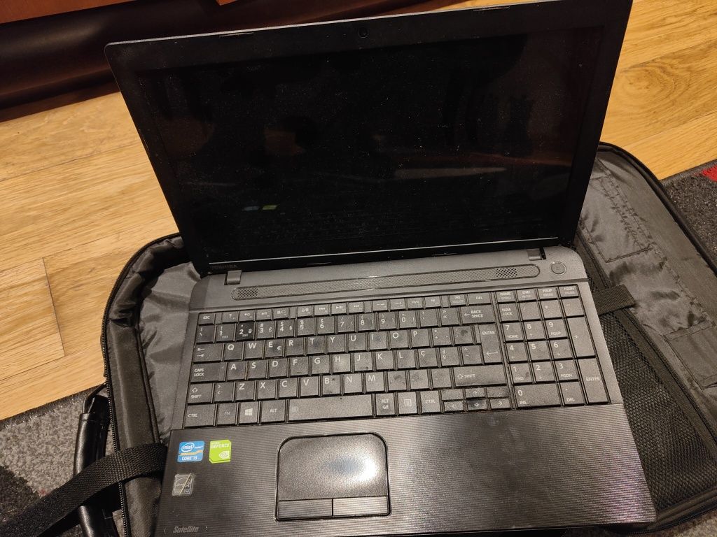 Toshiba satellite p/peças