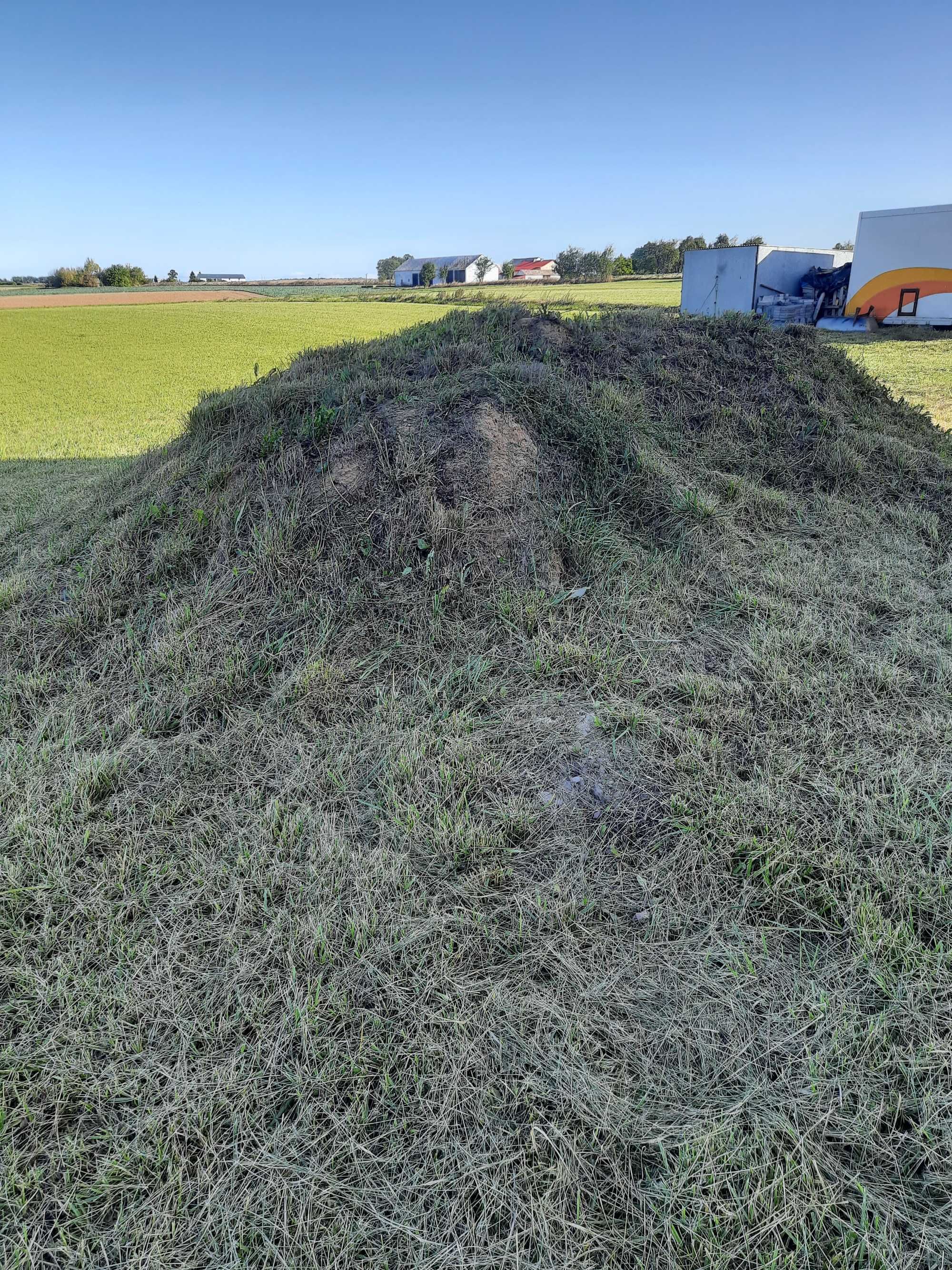 Oddam ziemię z wykopu pod fundamenty i odpady pustak z budowy