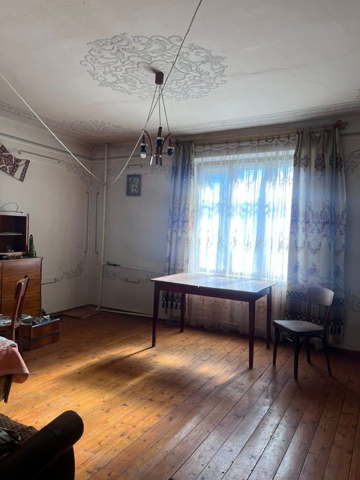 1/2 будинку з окремим подвірʼям
