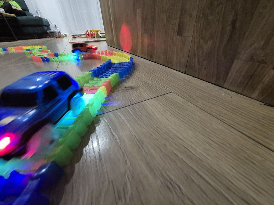 Tor samochodowy świecący Glow Tracks