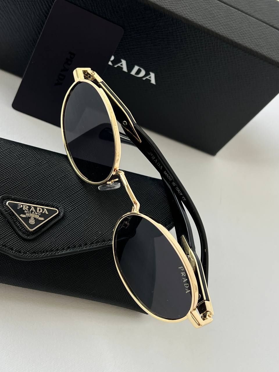 Трендові окуляри овали prada