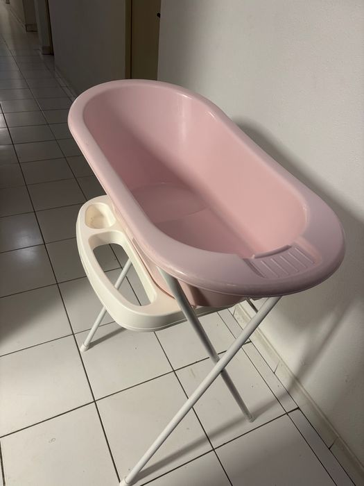 Banheira (e balde) para banho de bébé com suporte único (como novo)