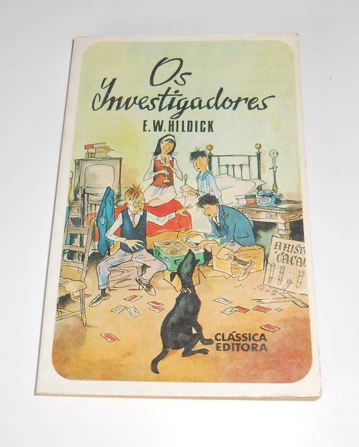 E.W.HILDICK - Os Investigadores (CAPA MOLE)