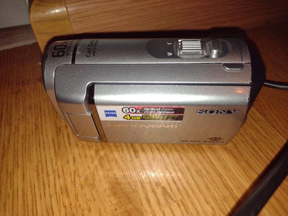 Відеокамера Sony DCR-SX 30