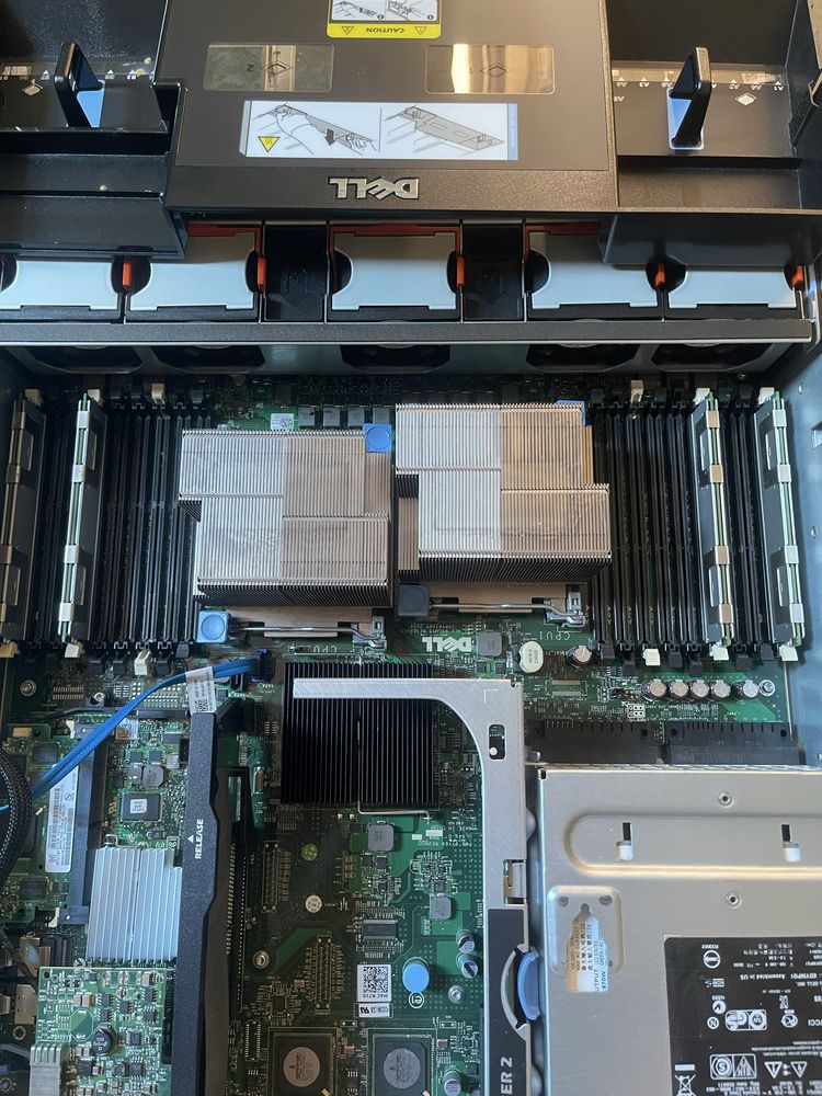 Сервер Dell poweredge R710, R220