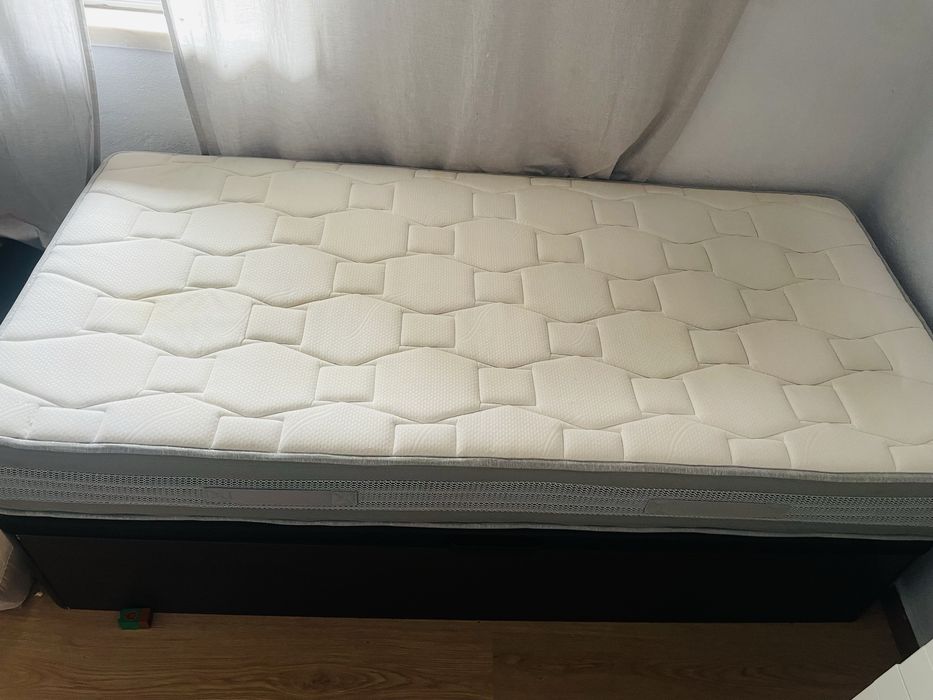 Cama sommier de solteiro