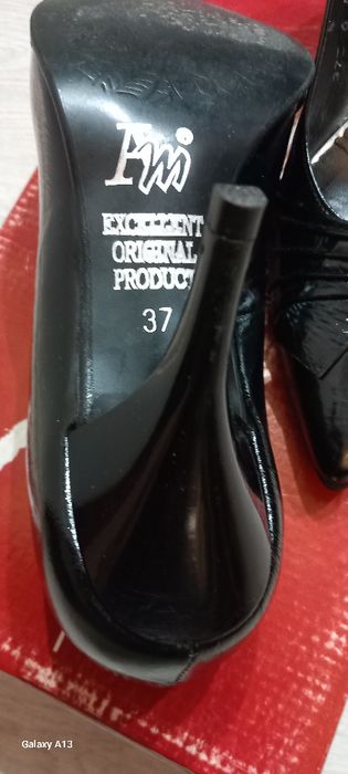 Oryginalne szpilki .Czarne