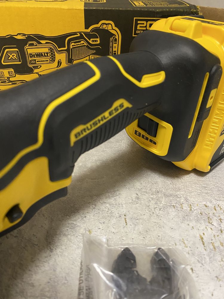 DeWALT DCS356 20Vmax безщітковий реноватор-мультитул привезено з США