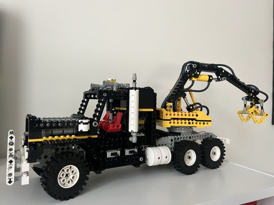 Lego 8868 ciężarówka technics pneumatic kultowa
