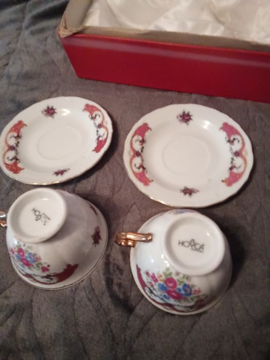 Conj de chávenas antigas.