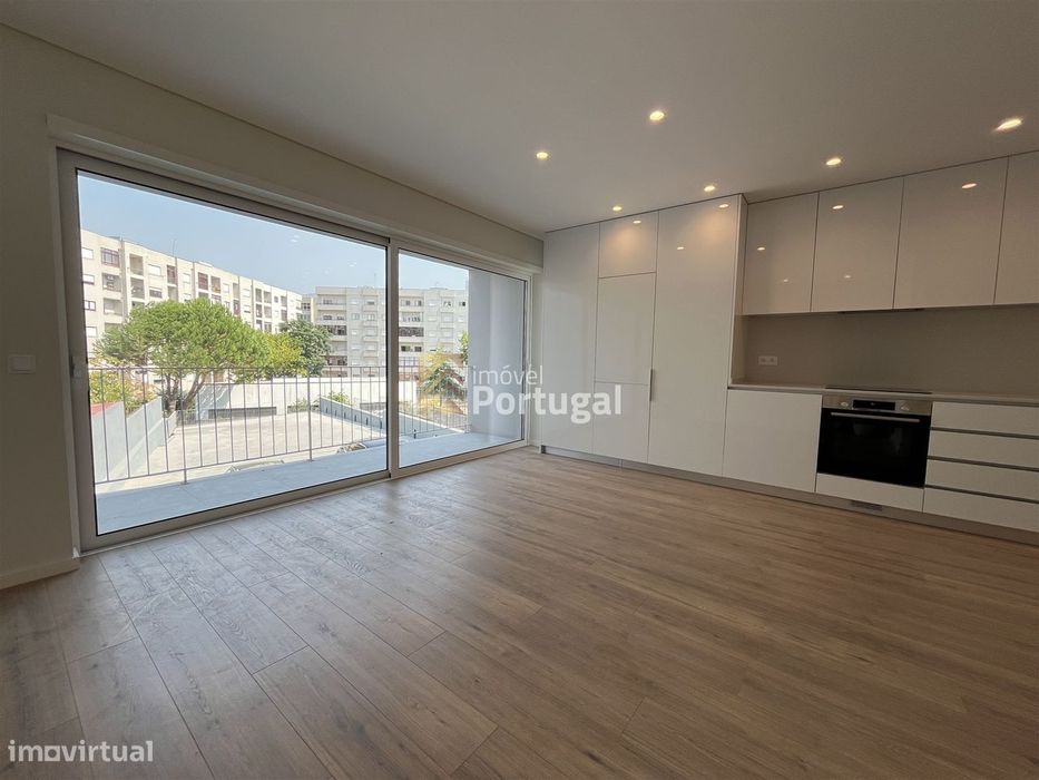 Apartamento T2 Com Terraço Novo & Pronta-Entrega