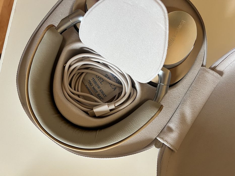Słuchawki Bowers Wilkins PX8 2025 beżowe Płock jak nowe
