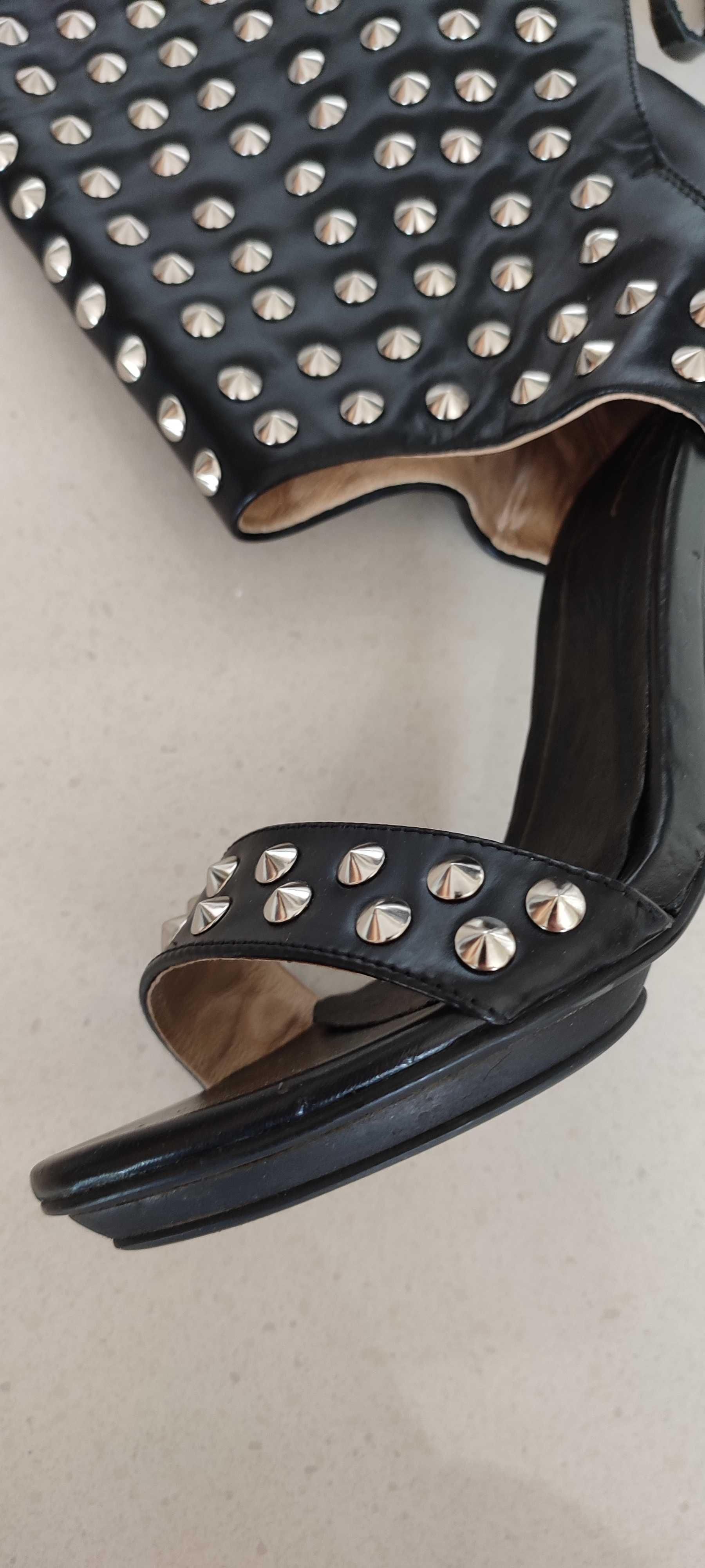Sandałki z nitami czarne