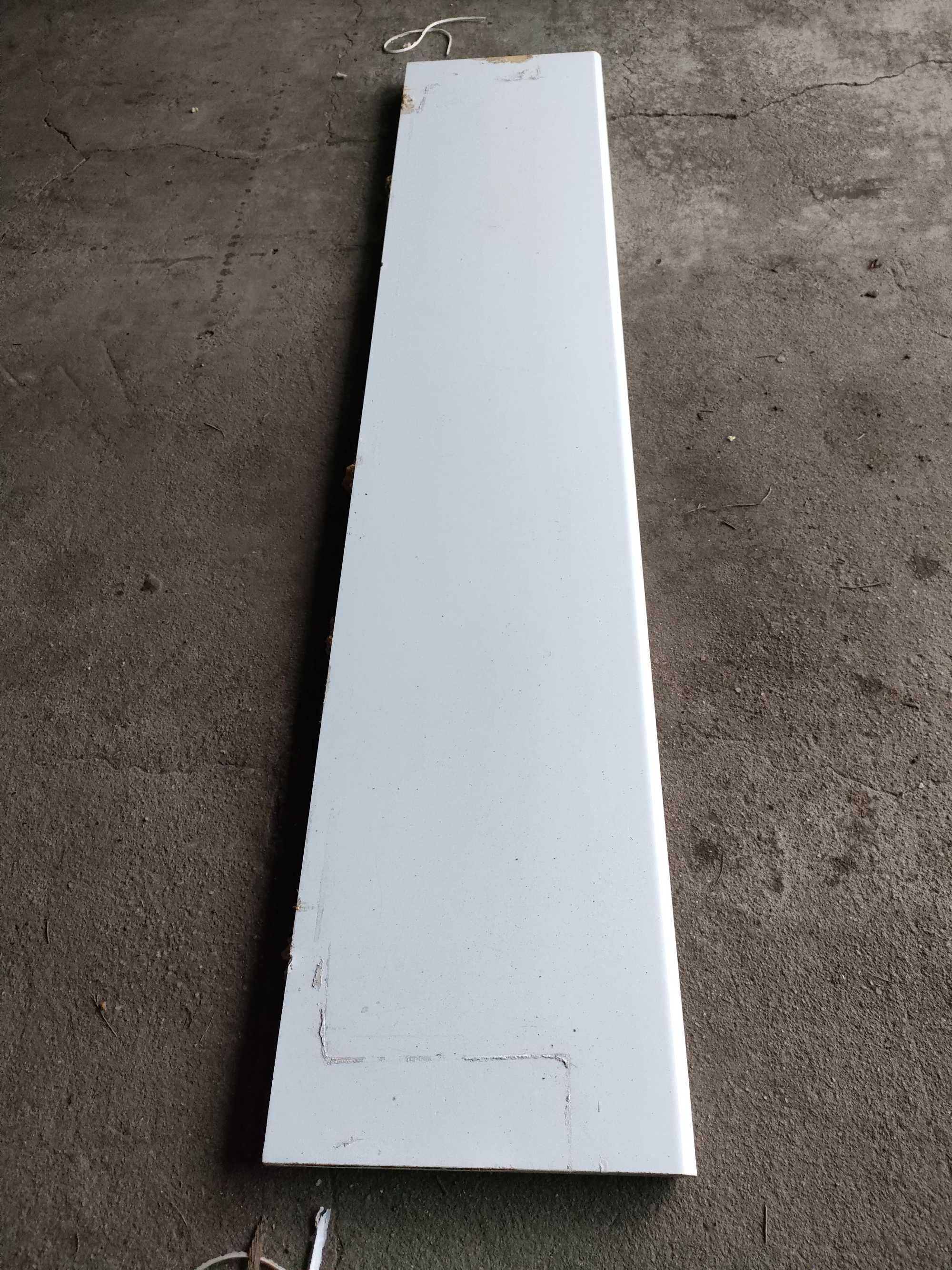 Parapet wewnętrzny 150 x 30 cm biały połysk