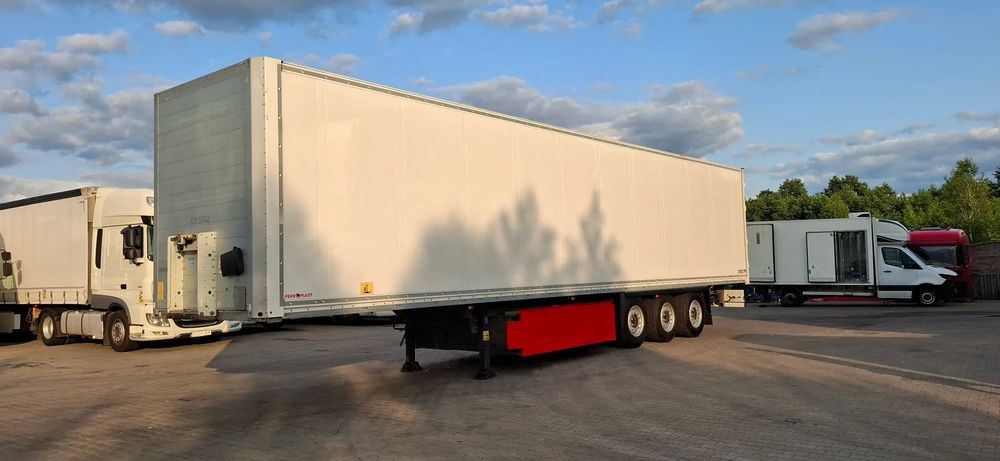 Schmitz Cargobull Izoterma  Izoterma / podwójna podłoga 270cm