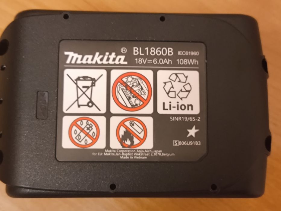 Акумулятор Makita BL1860B LXT 18V 6.0 Ah  новий
