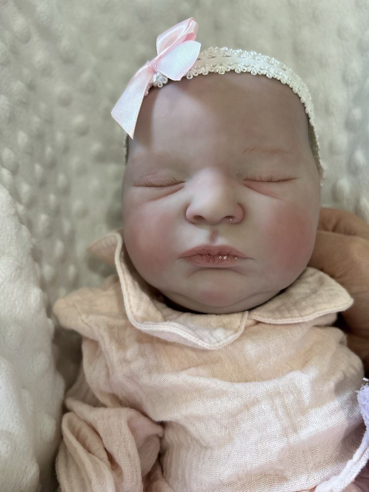 Bebé reborn kit Laura com surpresas