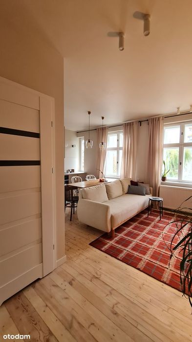 Stylowe 3-pokojowe  mieszkanie stworzone przez projektanta wnętrz