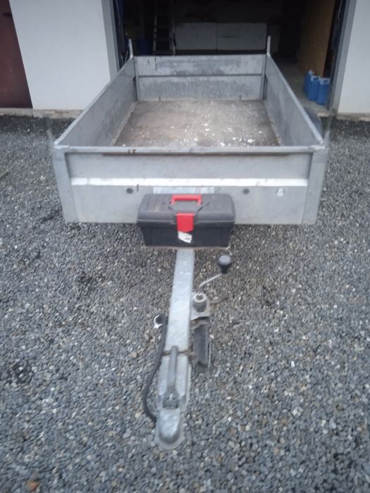 Przyczepka samochodowa