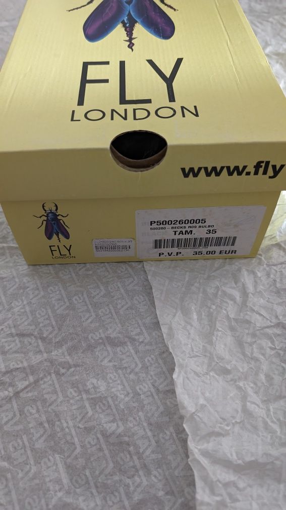 Sapato Fly London em pele