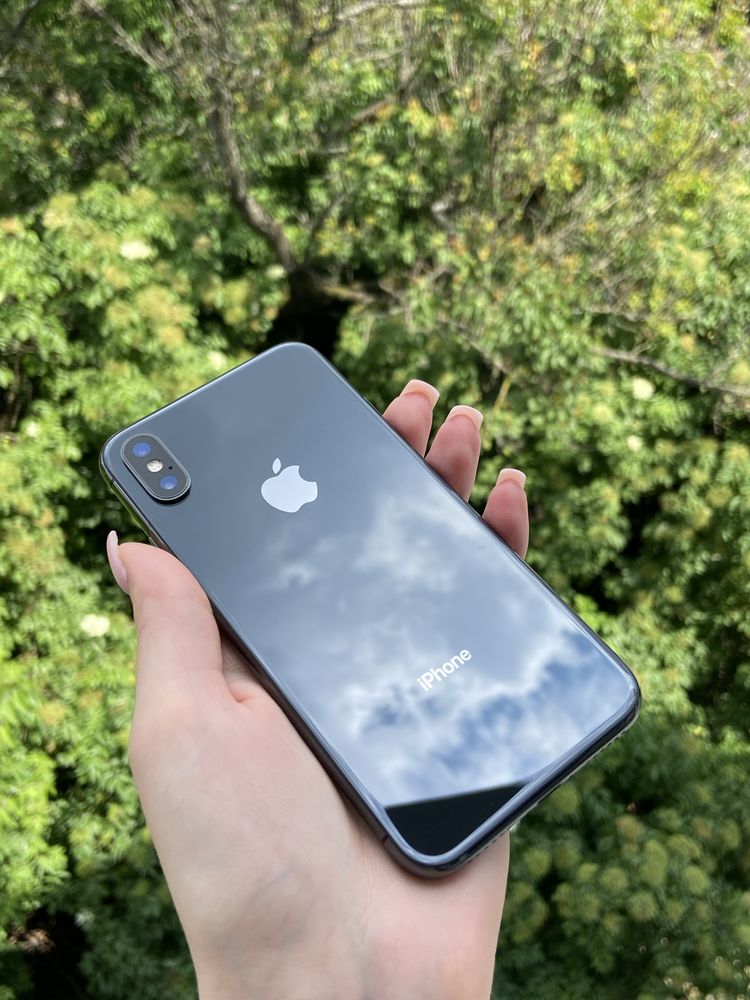 Продам Iphone X на 64