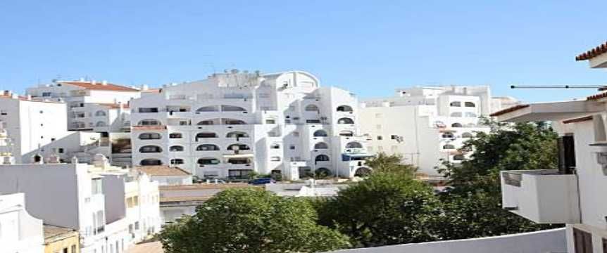 T1 a 800 m da baixa de Albufeira, para 4 pax, com wifi e a/c