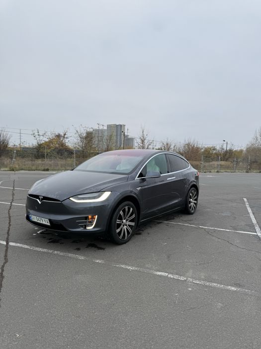 Тесла модел х 90D перфоменс