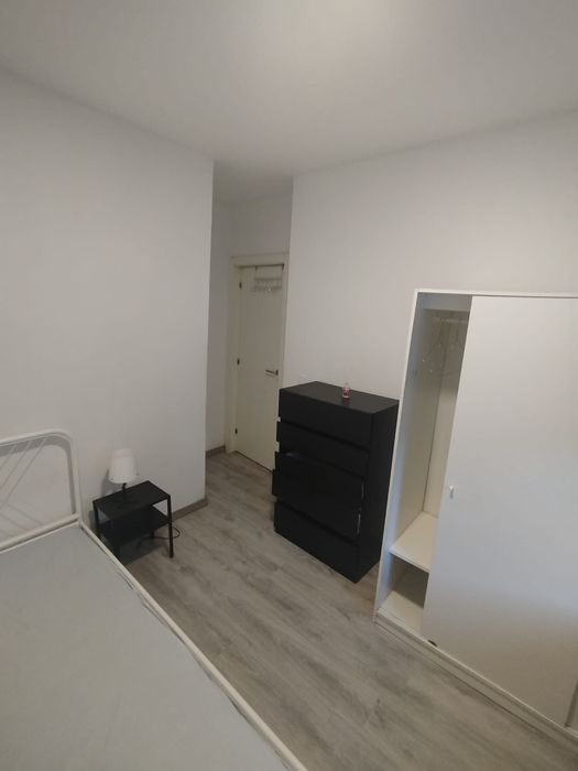 Quarto casal/solteiro para arrendamento