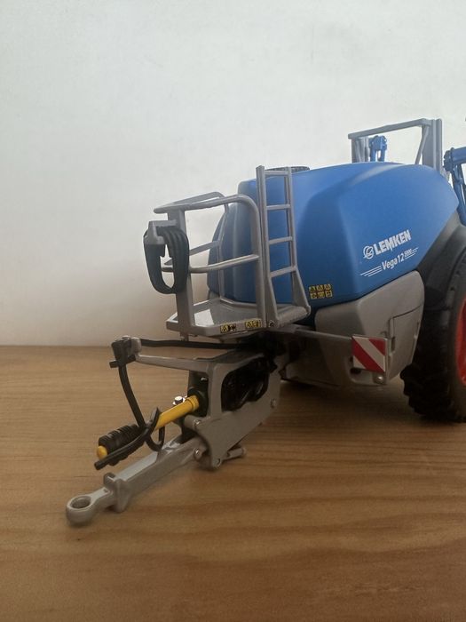 Wiking 7820 escala 1:32 novo