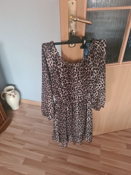 Sukienka w panterkę