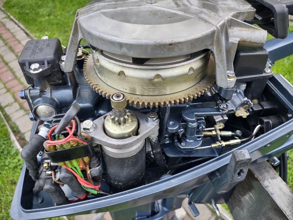 silnik zaburtowy Yamaha 6KM 2 suw L-dlugi, el.start, uciag