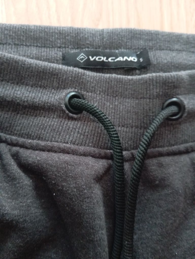 Spodnie dresowe Volcano nowe r S