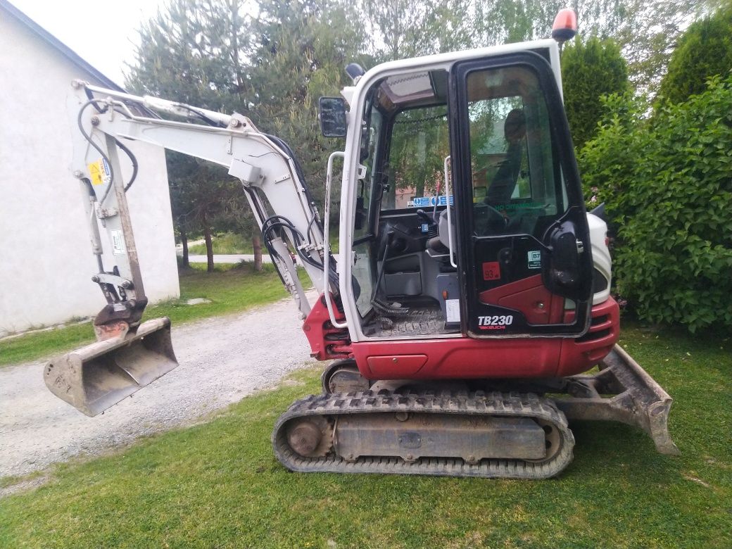 Koparka, Minikoparka Takeuchi TB230