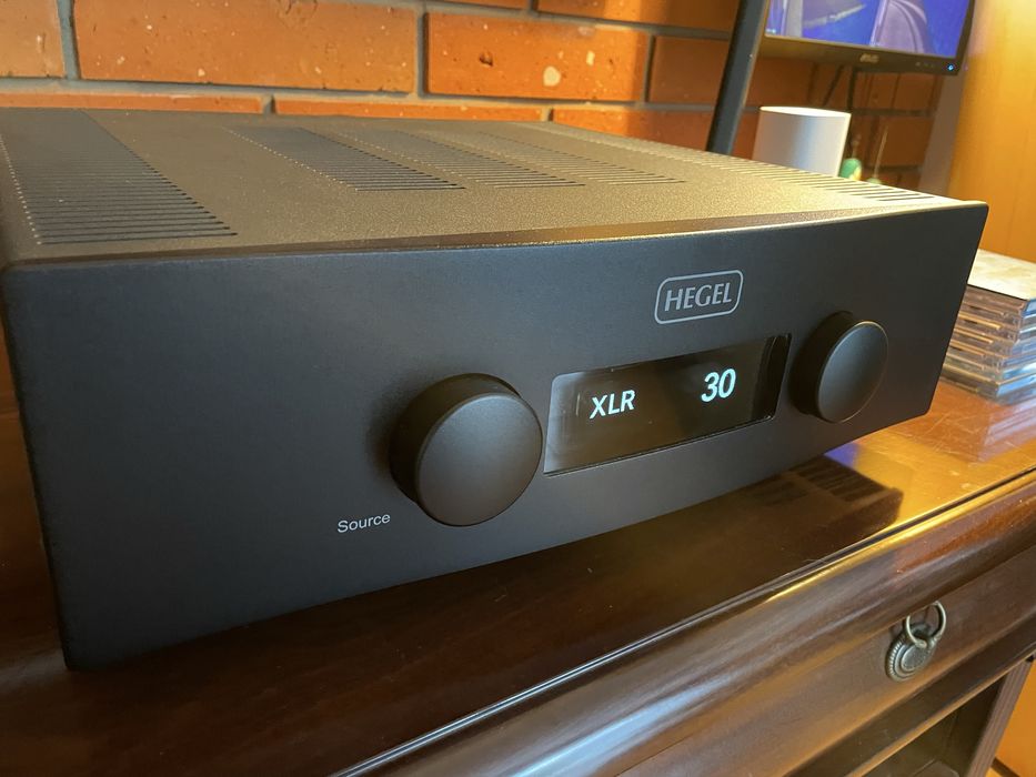 Hegel H390 super-integra z DAC i możliwością streamingu