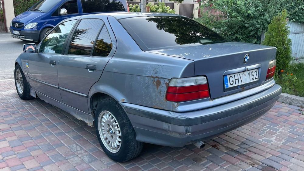 Bmw e36 1.8 avtomat на ходу