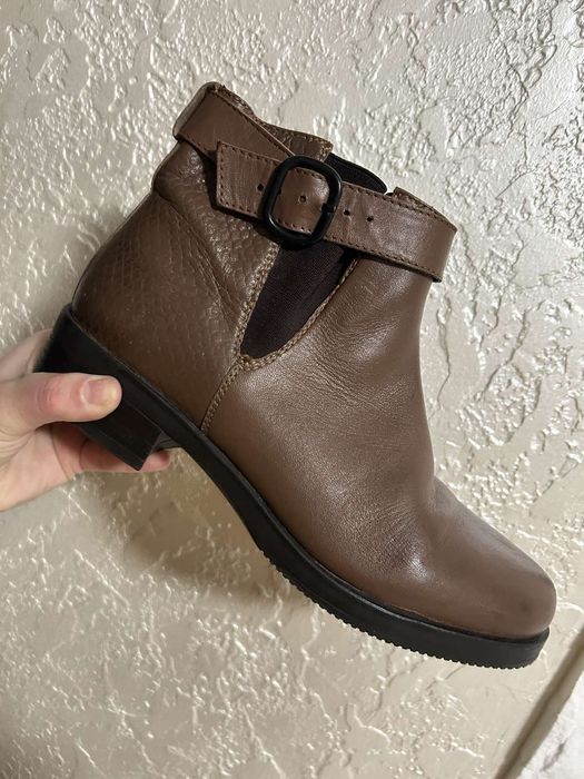 Шкіряні жіночі черевики 39 розмір