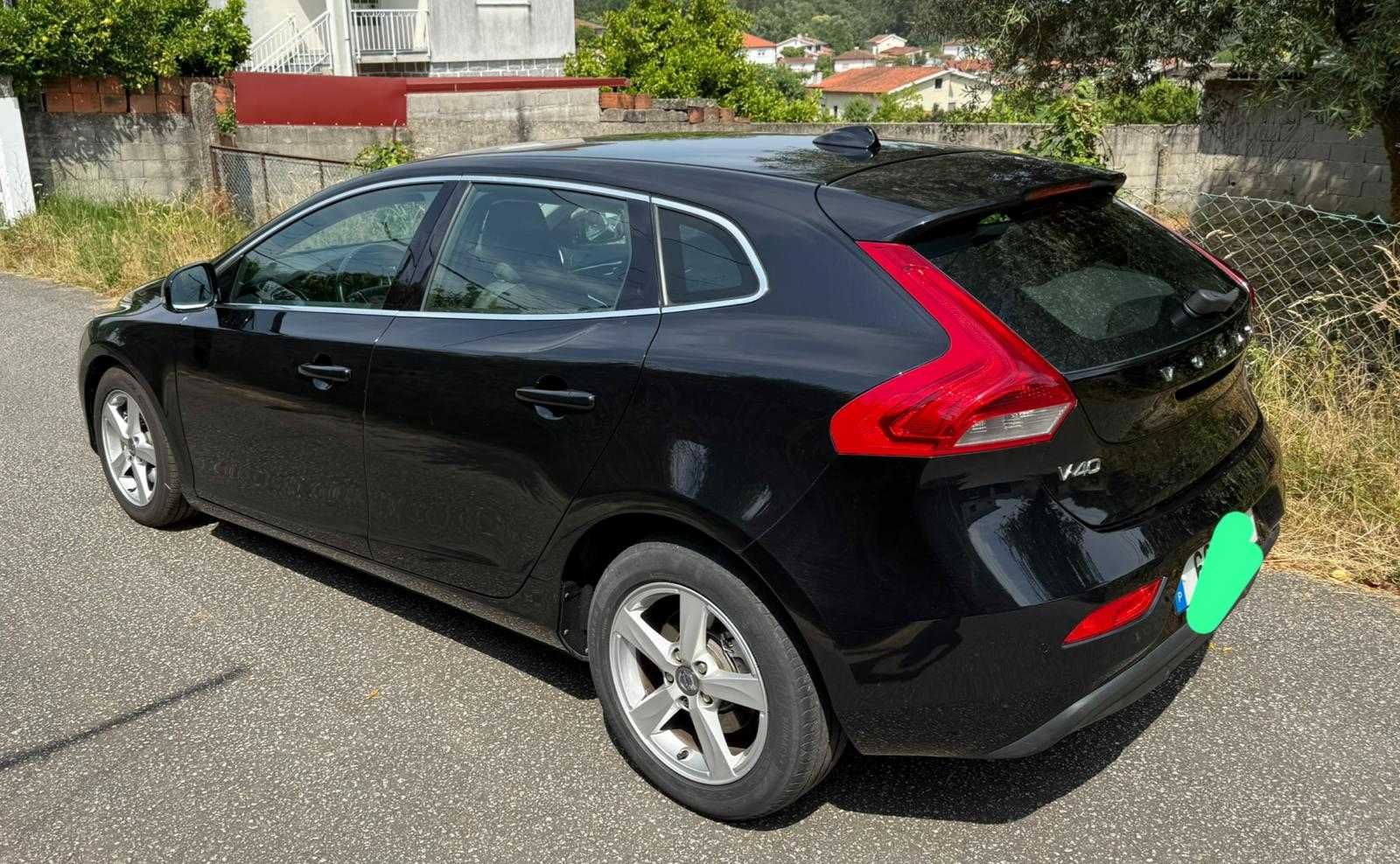 Volvo V40 1.6 D2 Momentum 115cv Gasóleo Caixa Automática