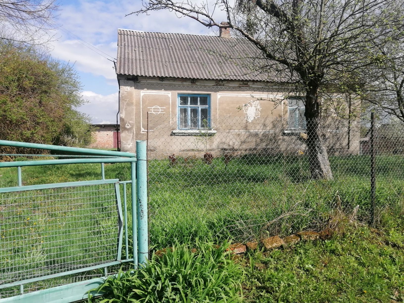 Продам будинок в селі 30 км від Луцька